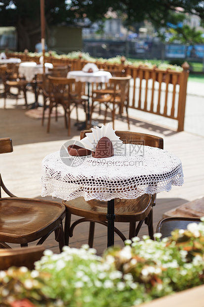 户外咖啡厅勺子旅行餐厅假期桌布盘子服务营养座位桌子图片