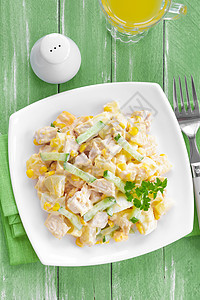 鸡肉沙拉饮食玉米美食桌子家禽盘子午餐黄瓜小吃菠萝图片