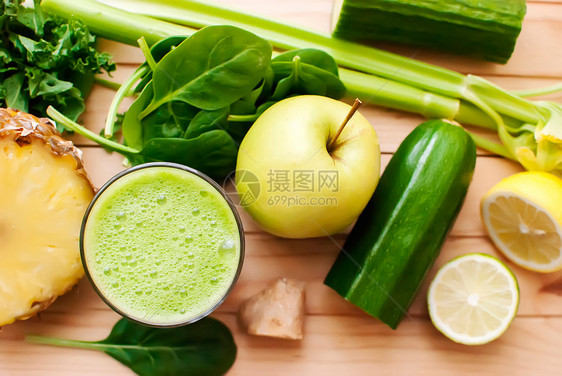 健康绿色脱毒汁饮食奶昔薄荷玻璃叶子养分柠檬木头活力营养图片
