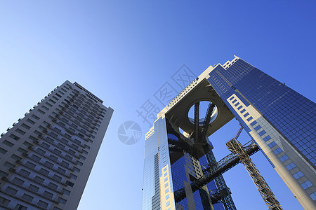 日本大阪的蓝天空和美田天楼蓝色反射景点办公楼地标城市旅游建筑商业高楼图片