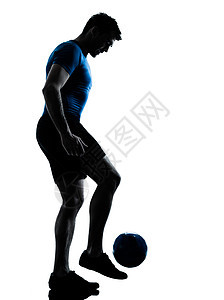 男子足球运动员玩双轮假球图片