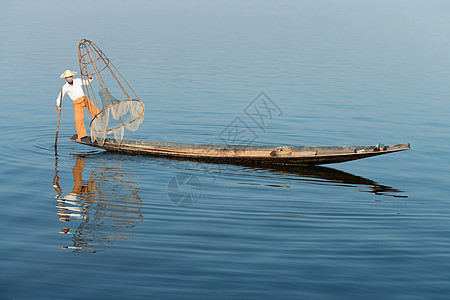 缅甸按网捕捞的传统渔网反射平衡入口男人渔夫食物生活陷阱渔民热带图片