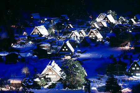 日本白川之光照亮季节遗产建筑旅游观光外表合掌历史性街道房子图片