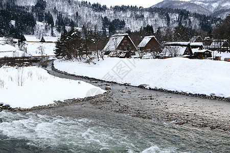 白川去村小屋农场瀑布茅草建筑学房子住宅松树运河历史村庄图片