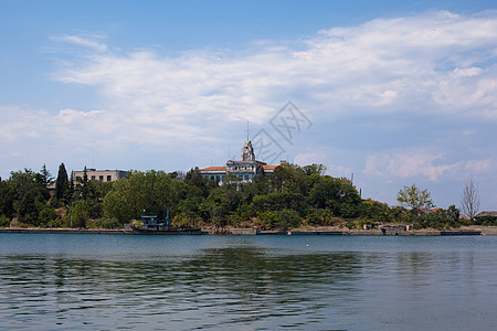 海景绿色水平建筑学白色石头海浪建筑天空红色蓝色图片