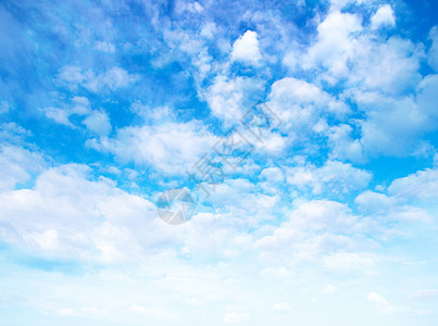 天空全球季节性多云天堂射线太阳季节天气白色晴天背景图片