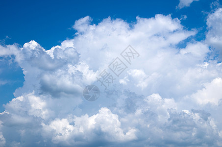 蓝蓝天空照片蓝天积雨阳光晴天天蓝色气候沉淀蓝色云雾图片