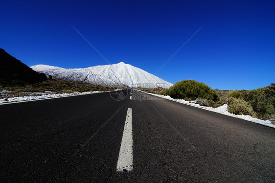 长空荒路车道路线风景街道孤独蓝色地平线运输自由天空图片