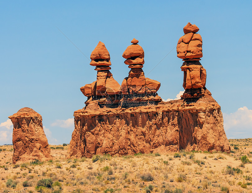 3名胡杜斯戈布林谷州立公园修女沙漠砂岩环境石头悬崖旅行公园台面地精橙子图片