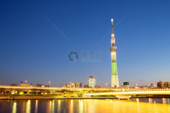 黄昏东京天树塔建筑建筑学商业城市建筑物景观晴空塔墨田旅行图片