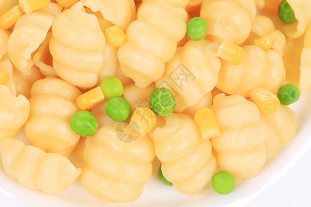 面条加青豆和玉米盘子汤团煮沸黄色绿色营养美食食物种子宏观图片