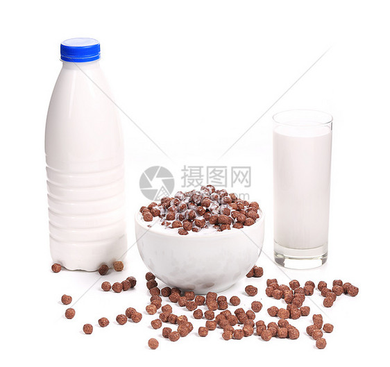 玉米片和牛奶碗图片