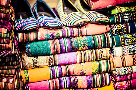 秘鲁 南美洲市场上的多姿多彩的制造业拉丁小地毯彩虹手工骆驼编织毯子工艺展示蓝色图片