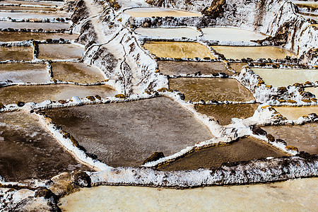 秘鲁 Pre Inca传统盐矿萨利纳斯山坡旅行生产盐碱地游客阳台梯田萃取矿物海鳗图片