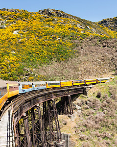 铁路十字桥岩石铁轨峡谷支架运输山脉地标大梁植物引擎图片