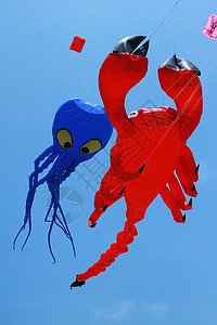 空中飞风筝空气闲暇卡通片尾巴自由细绳玩具蓝天游戏天空图片