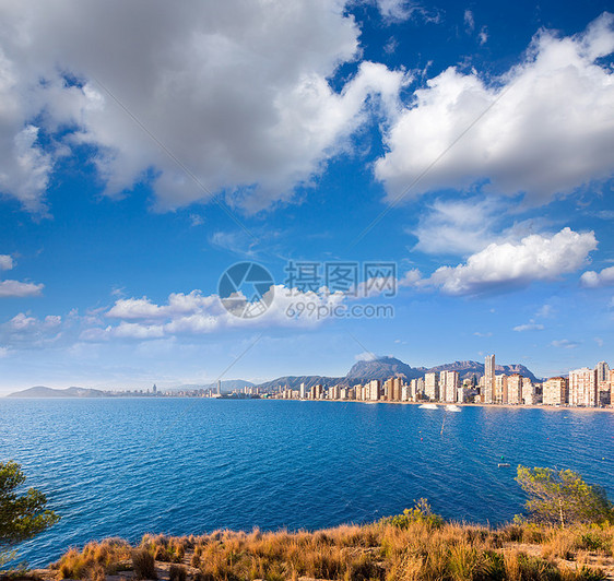 Benidorm 天线Levante海滩 地中海蓝海酒店白色地标社区假期波浪摩天大楼支撑公寓地平线图片