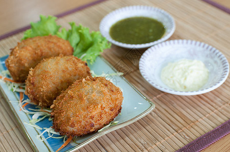 克格特用餐香菜盘子饮食厨房绿色蔬菜奶油白色油炸图片