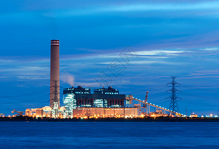 电站反射工厂酒厂建筑力量植物煤炭活力烟囱环境图片