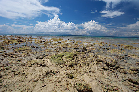 低潮 蓝色天空和白云 在珊瑚海滩 安达曼岛假期海滩天堂孤独晴天支撑反射海岸风景海洋图片