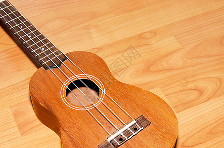 乌库莱莱语Name乐器白色棕色吉他木头国家细绳弦琴乡村艺术图片