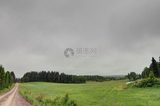 夏月绿地风景国家风景农村蓝色天气地平线天空车道城市季节图片