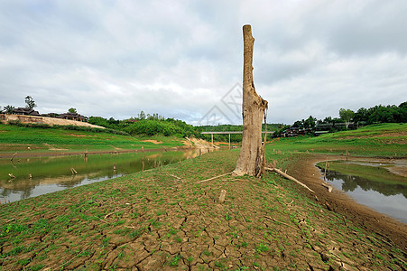 旱地和美丽的地方 泰国 桑克拉布里 康奇天空峡谷天气场地环境地面晨光石头地球损害图片