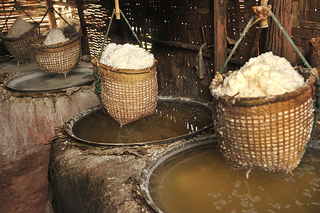 盐山在泰国北部南省发现了盐山地区宏观摇床香料食谱水晶食物烹饪季节味道金属图片