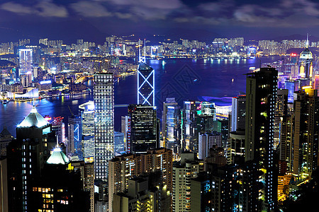 夜里香港市风景城市摩天大楼办公室建筑市中心顶峰经济场景金融商业图片
