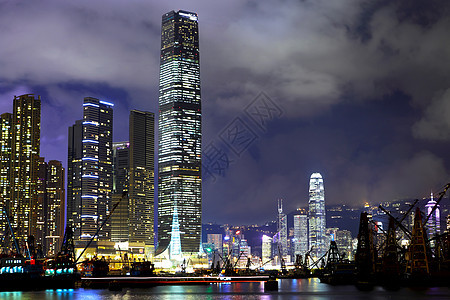 晚上在香港九龙那边建筑城市办公室经济建筑学商业金融景观公司港口图片