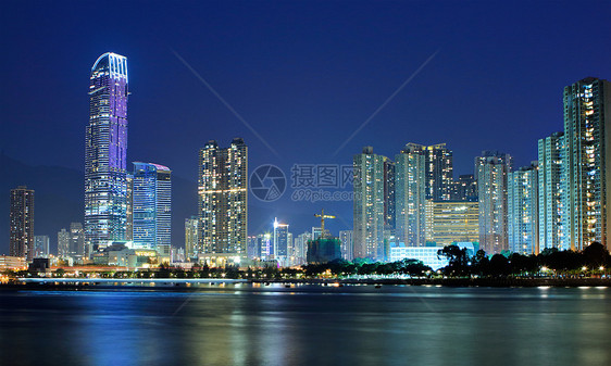香港晚上的天线办公室城市天空景观公寓市中心住房海洋民众住宅图片