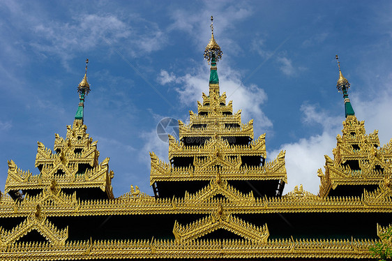 泰国的Sangkraburi寺庙屋顶天空雕塑文化古董数字财富旅行艺术宗教教会图片