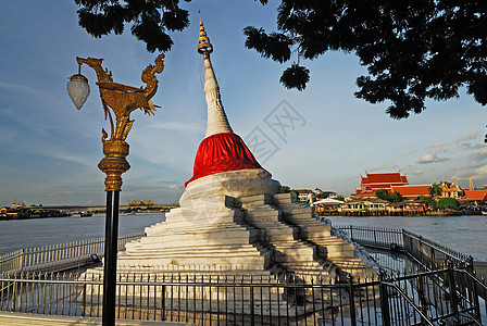 Koh Kred在Kok Kred的佛教寺庙内 白切达迪和粉红布佛塔宗教粉色白色图片