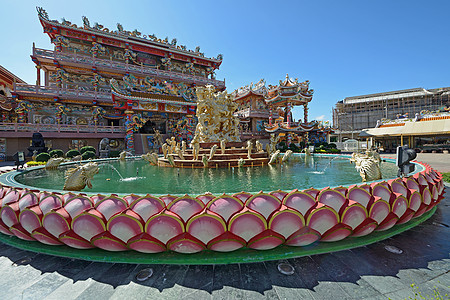 纳贾中国神庙雕像 泰国春布里颜色文化寺庙旅游红色眼镜蛇艺术宗教上帝历史图片