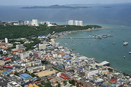 泰国春伯里Chonburi巴塔亚市的空中景象建筑学酒店城市旅游海滩景观图片