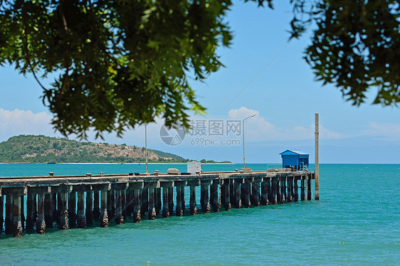 泰国海上的渔船桥 渔桥海滩港口渔夫历史性旅行建筑城市海洋地标旅游图片