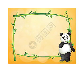一只熊猫站在竹框右侧的竹架上图片
