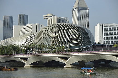 位于海滨 马里纳湾 新加坡河口娱乐天空房子反射城市旅行场景榴莲歌剧码头图片