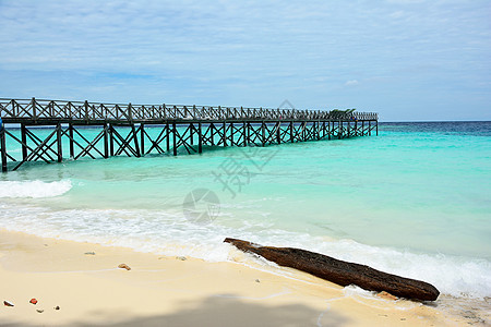 西巴丹岛的木环桥 水下潜水天堂娱乐天空太阳闲暇假期旅游晴天场景异国情调图片