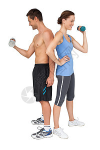 配有哑铃的适龄年轻夫妇运动女性身体锻炼训练肌肉护理男性力量起重膀子图片