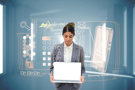 用接口显示膝上型电脑的女商务人士绘图女性快乐微笑公司科技数字混血笔记本商务图片