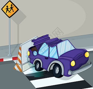 一辆紫色汽车在路上发生意外图片
