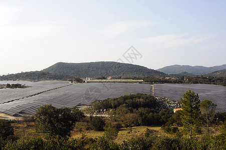 法国光伏发电太阳能发电厂天空力量技术安装阳光环境框架控制板绿色场地图片