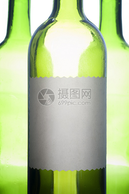 绿色酒瓶加标签图片