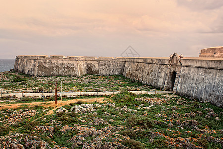 地势崎岖的Sagres堡垒图片