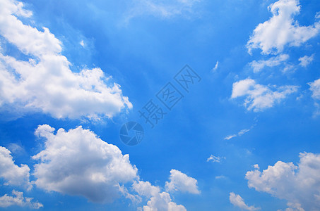 蓝蓝天空白色天气季节天堂多云气候晴天蓝色季节性阳光图片
