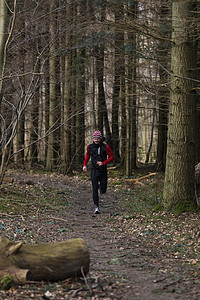 森林运行精神跑步福利男性男士活动美容生活方式年轻人训练图片
