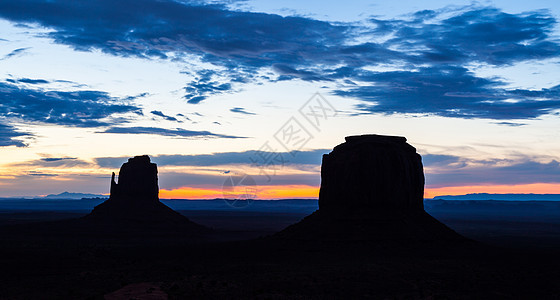 古迹谷地日出红色蓝色纪念碑土地日落惊喜天空国家旅行沙漠图片