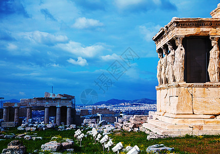 雅典的卡亚提德族人民党建筑学城市天空神殿废墟旅游石头大理石门廊柱子图片