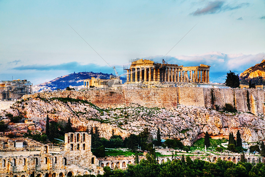 晚上在希腊雅典雅典旅行考古学旅游建筑日落天空历史寺庙纪念碑地标图片